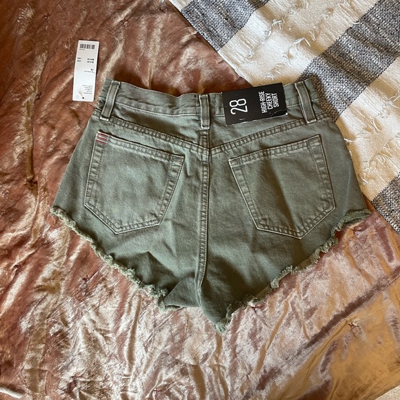 NWT BDG High Rise Cheeky Short - Picture 3 of 6